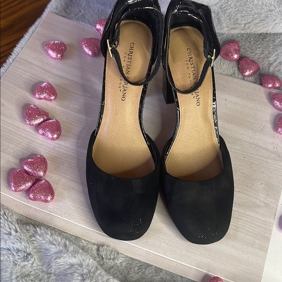 Christian Siriano Black Heels with Pointed Toe and Ankle Strap - Picture 4 of 9